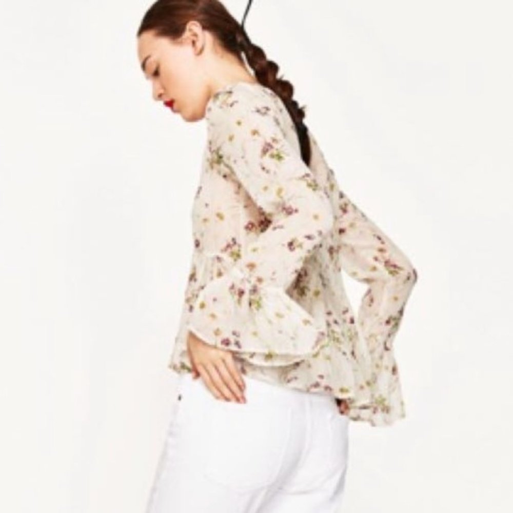 Zara Sheer Cream Floral Blouse with Ruffle Sleeves Size Medium